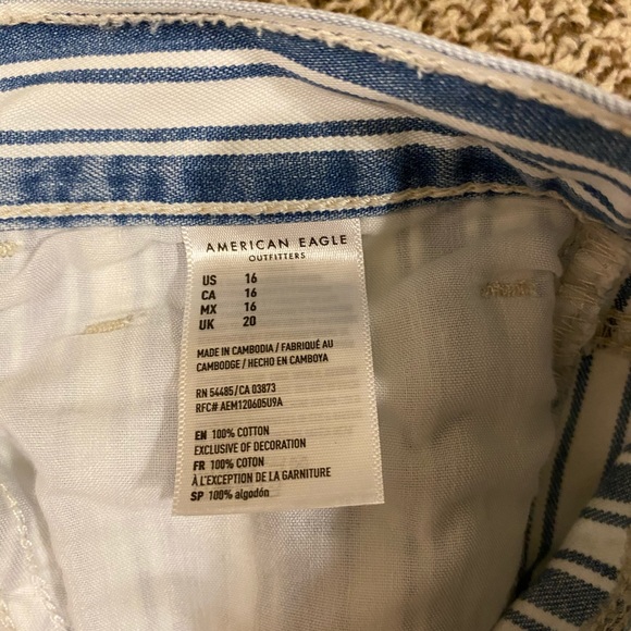 American Eagle Mom Shorts - Picture 3 of 6